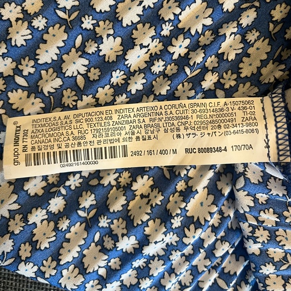 Zara Blue And White Maxi Flower Skirt. Size Medium - Picture 6 of 6